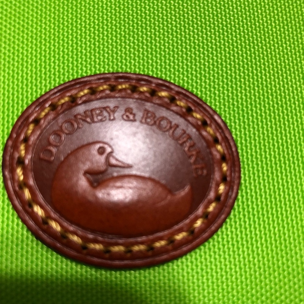 Dooney & Bourke North/South shoulder bag - Picture 4 of 8